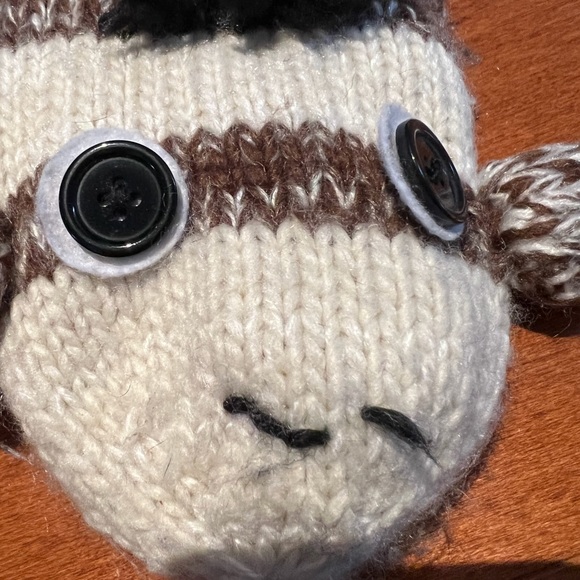 Monkey hat and mittens - Picture 7 of 10